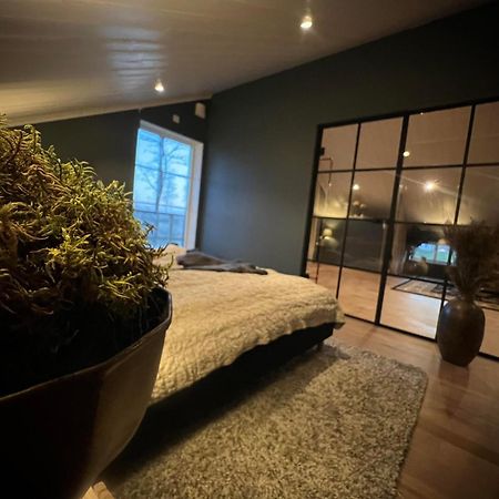 Mysig Laegenhet Med Oeppen Planloesning Pa Haestgard. Villa Ljung Dış mekan fotoğraf